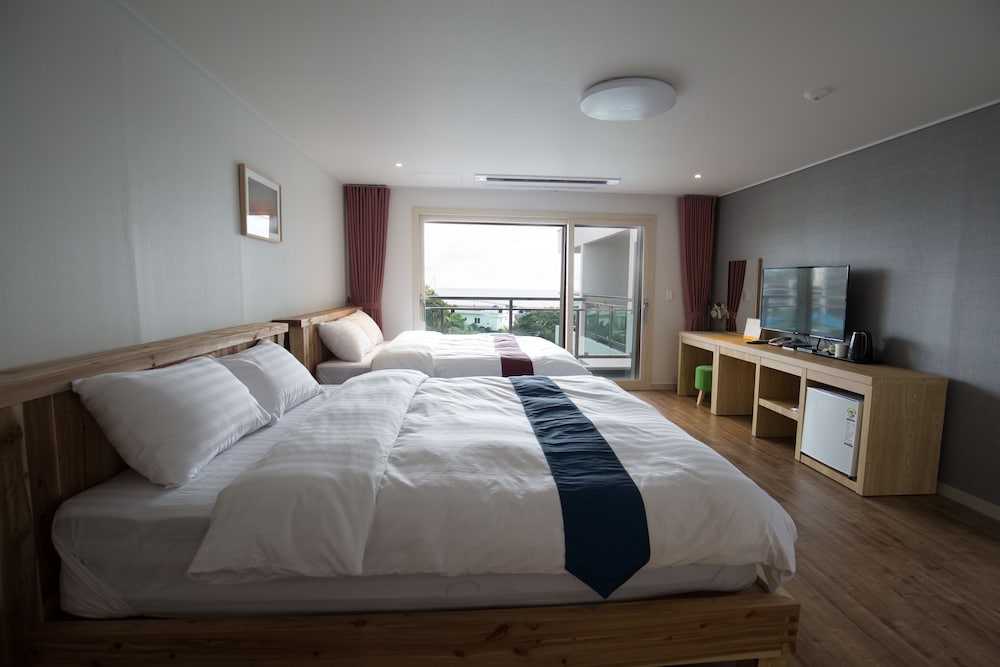 Cheonjiyeon Crystal Hotel 7