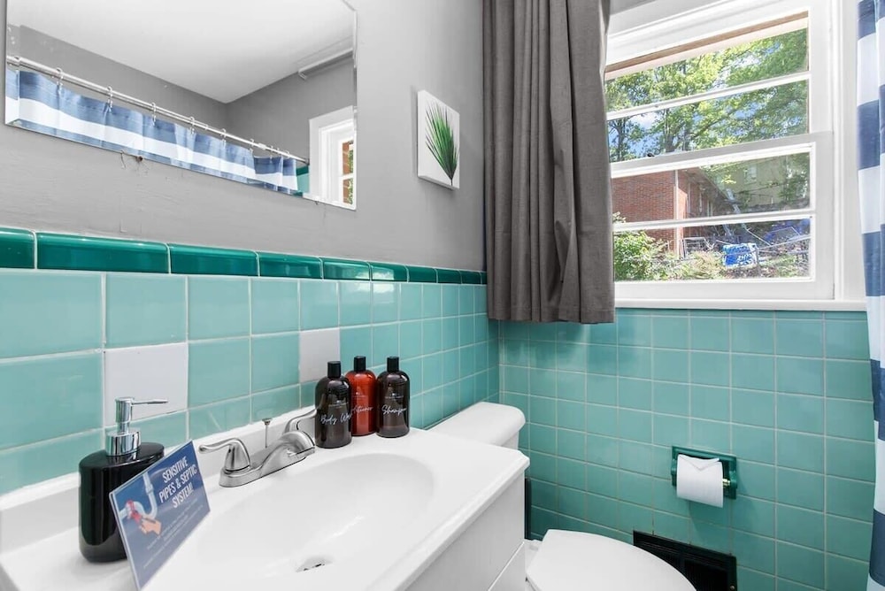 Broadmoor Bungalow - Both Units