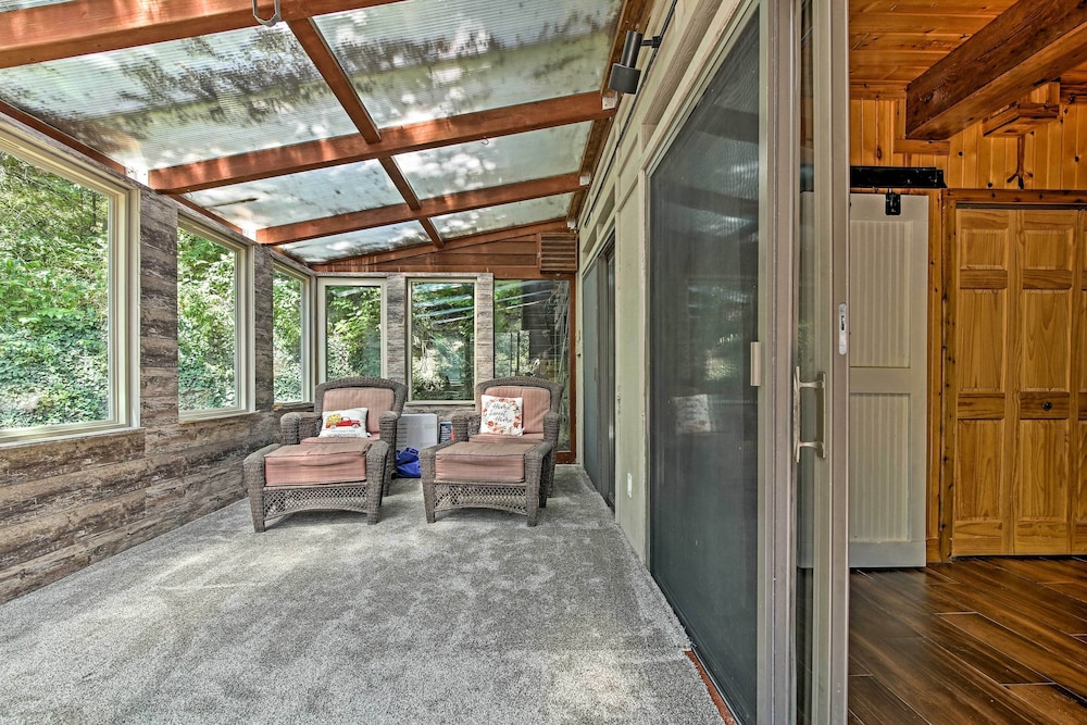 New York City Vacations - Walk to Tuttle Creek Lake: Secluded Scenic Retreat - Property Image 16