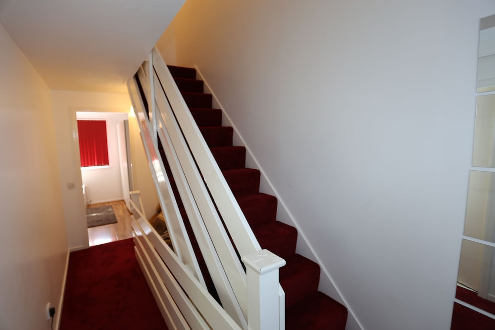 Beautiful 3 Beds House - Thamesmead