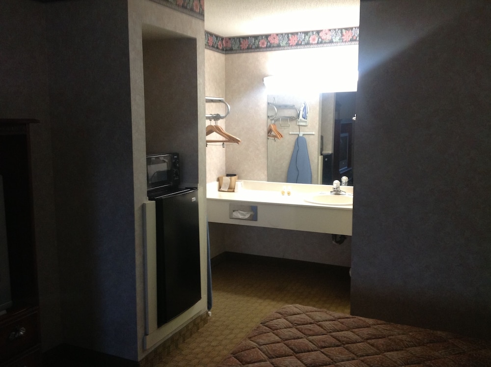 Colonial Inn & Suites /Airport/Graceland, photo 5