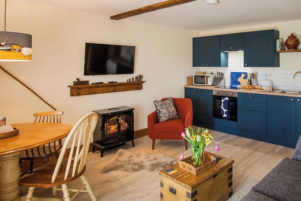 Hayne Barn Estate - Private Estate : 6 Eco Lodges - 1 Studio