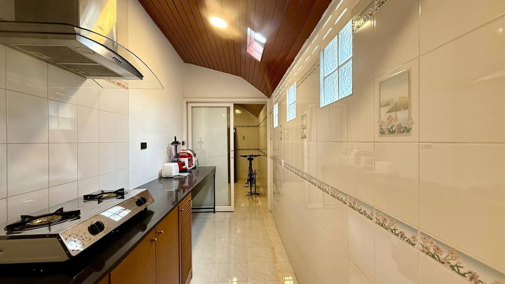 Valley 41 - 2 bdr Private Villa Near Phuket Town