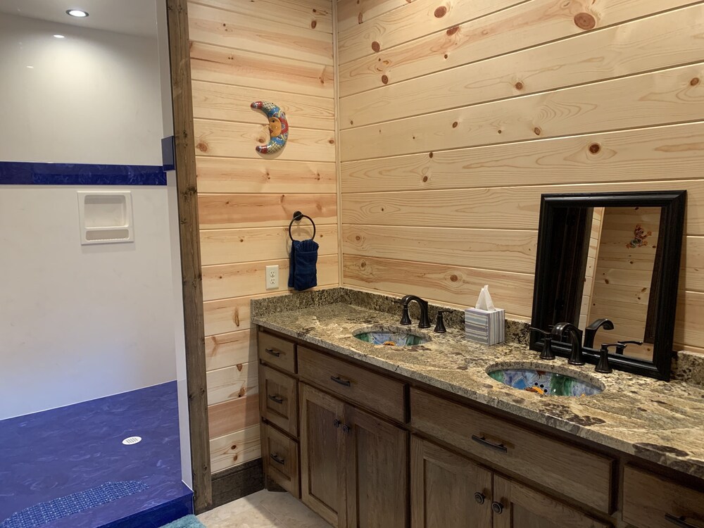 Standing Bear Studio Cabin With Hot Tub on the Deck by Redawning view 5