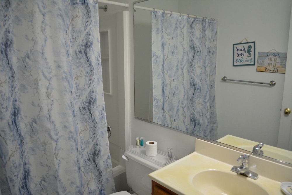 Beauty & The Beach-8B - 2 Br Home
