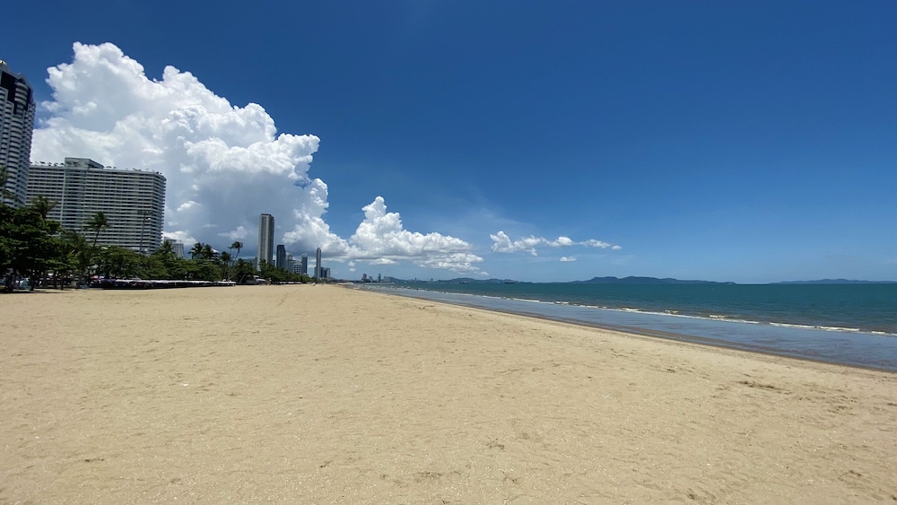 Beach 7 Condo by GrandisVillas