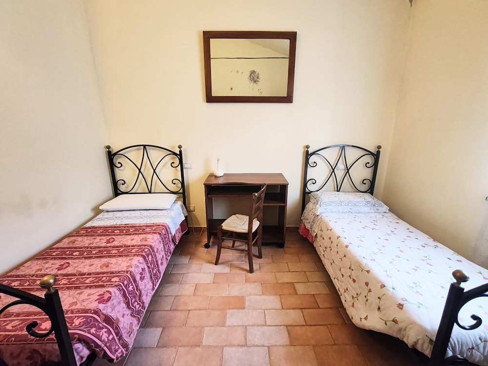 Farmhouse in Giano Dell'umbria with Hot Tub, Swimming Pool photo 2
