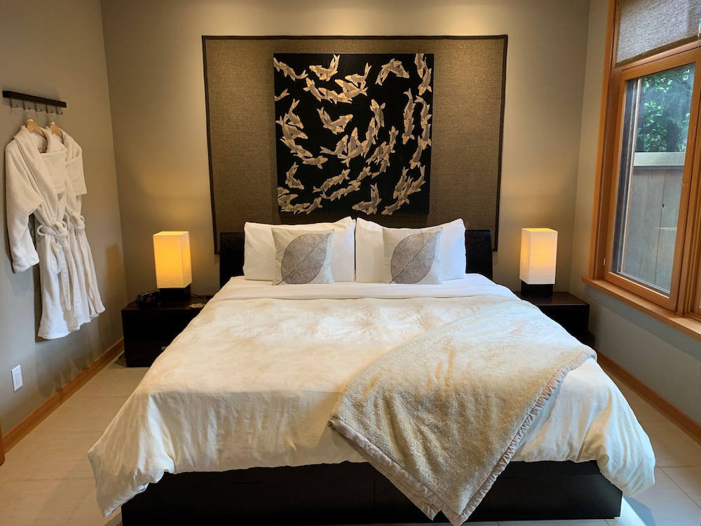 Shades of Jade Inn and Spa