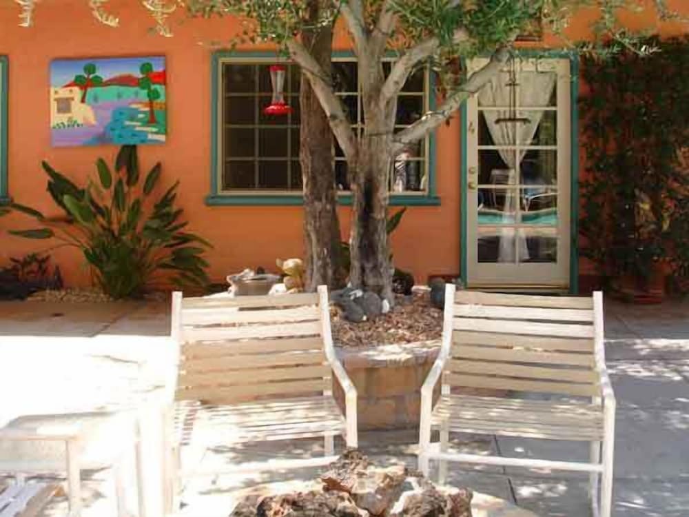 Palm Springs Vacations - Coyote Inn - Property Image 1
