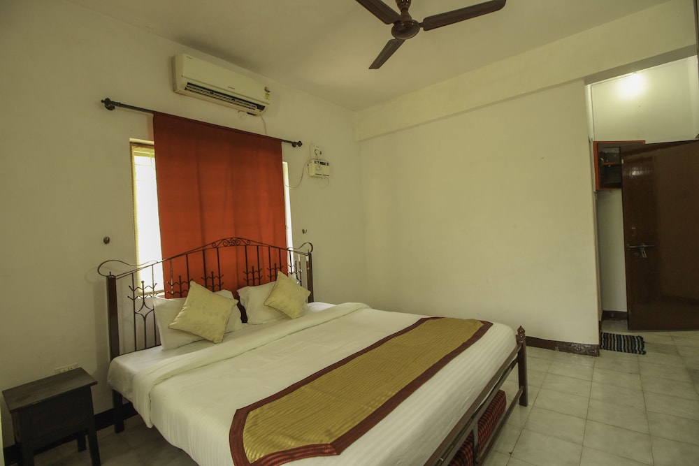 OYO 9893 Home Green View 2BHK Baga Beach