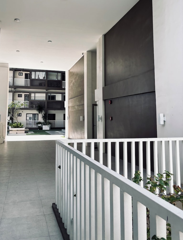 Bright & Airy Urban Escape