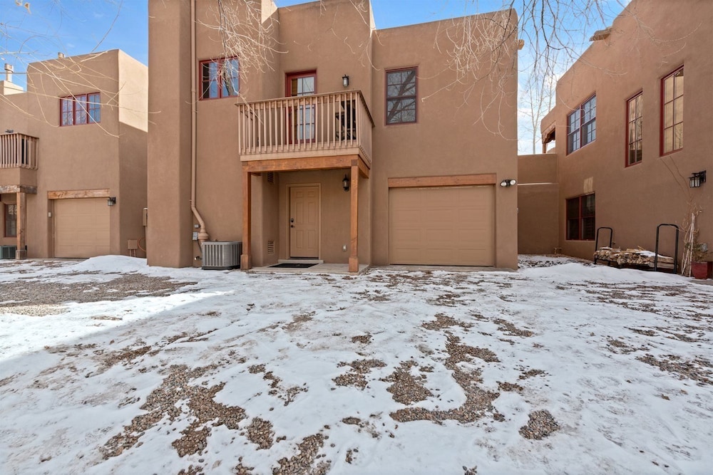 Villa Dos Niños - Explore Santa Fe, Walk Everywhere view 3