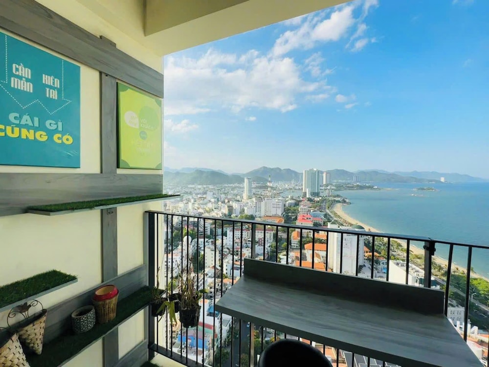 Gold Coast Balcony Serviced Apartment