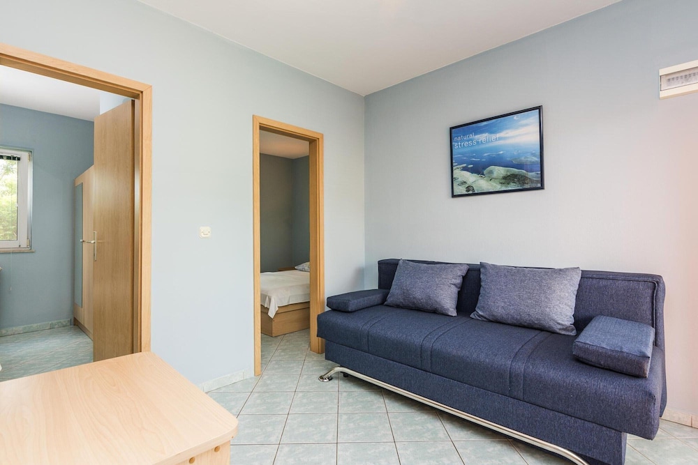 Apartment in Nin With Pool Near the Beach