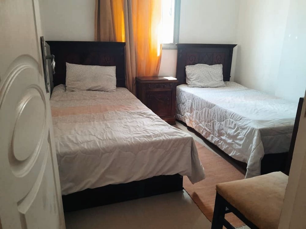 Females Only Host Is Woman Citycenter Near All view 2
