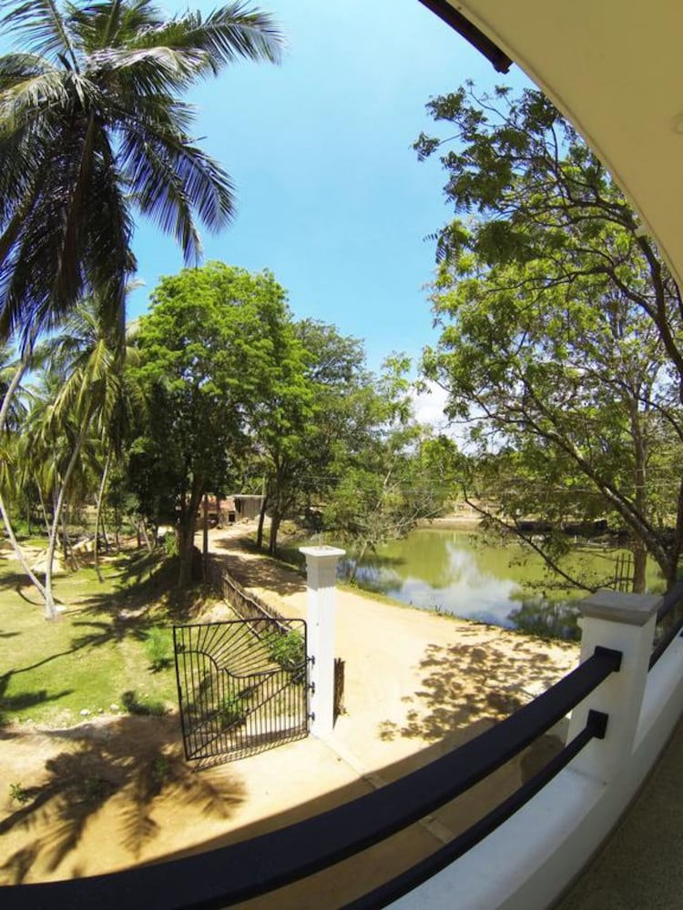 Hideaway Lodge
