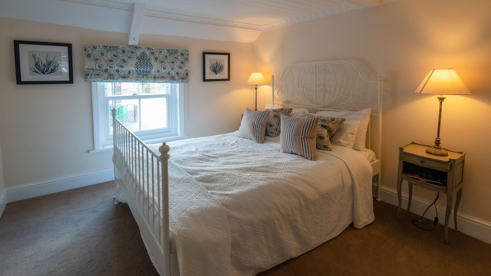 Stapleton/Parkgate Cottages view 5