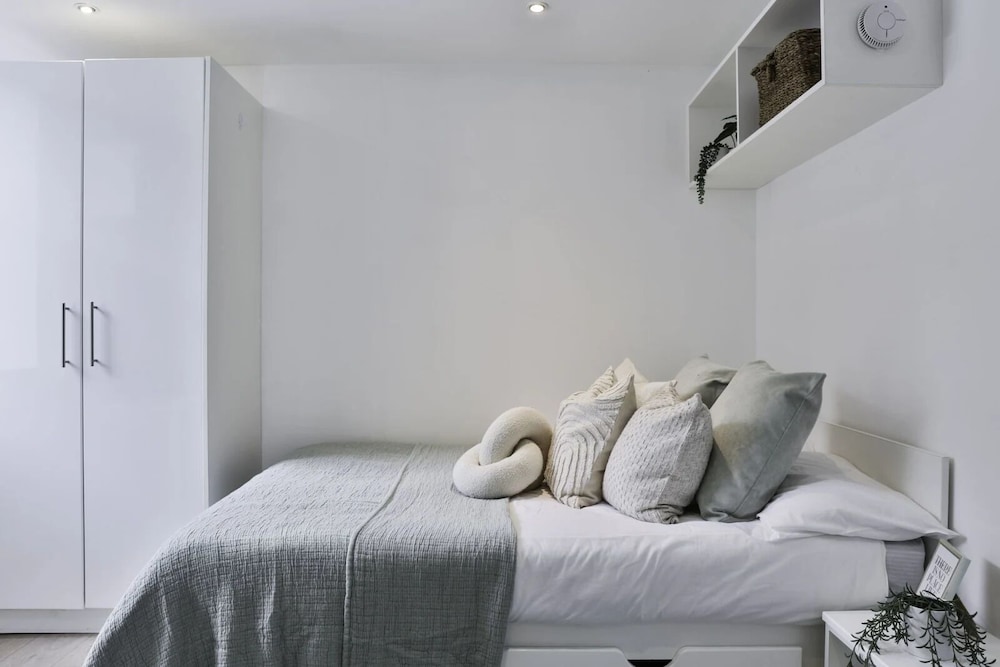 Student Only Picturehouse Apartments