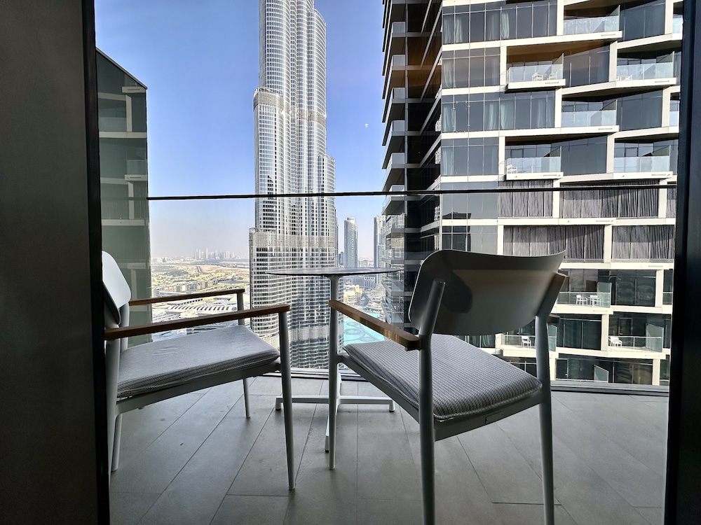 Lux BnB Address Opera I Burj Khalif Views