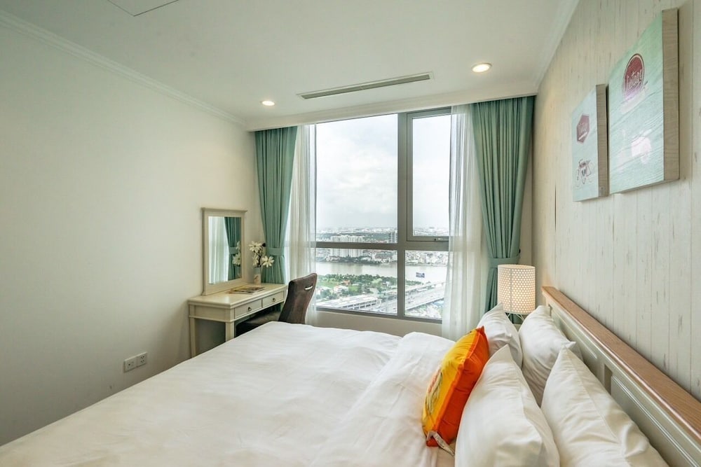 Landmark Apartment in Vinhomes Central Park