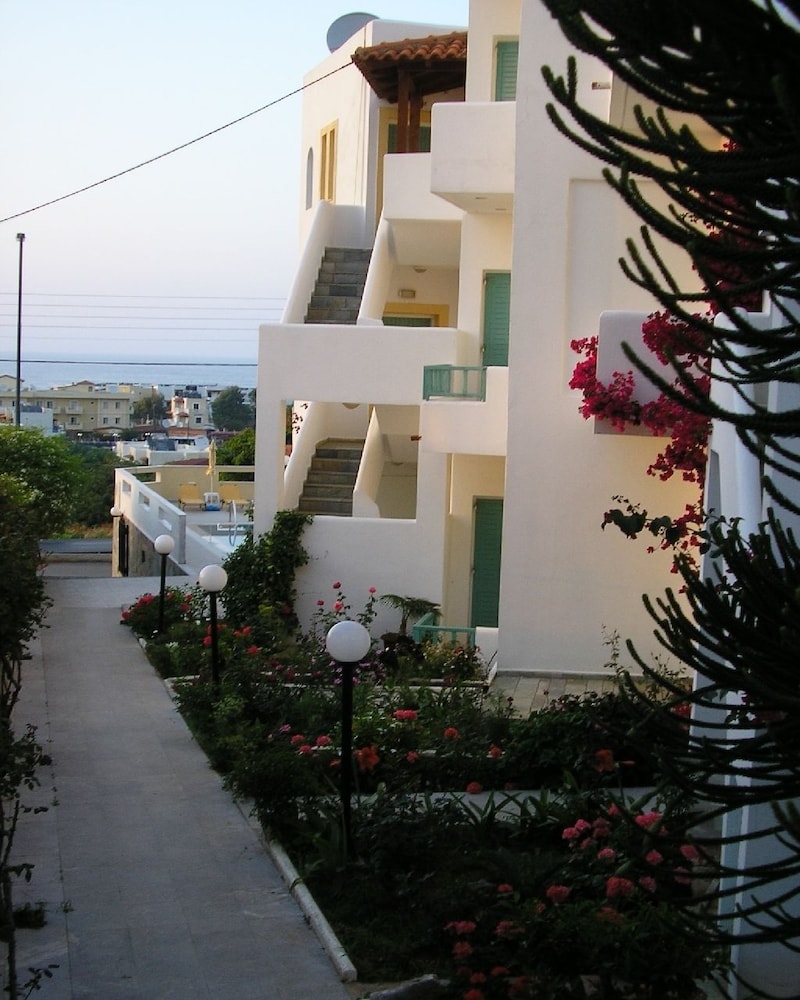 Aglaia Apartments & Studios