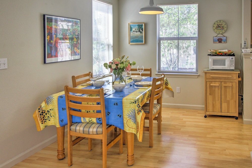 Serene Bungalow-style Home in Point Reyes Station! view 5