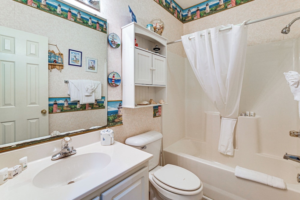 4 Mi to Ocean: Myrtle Beach Condo w/ Resort Perks