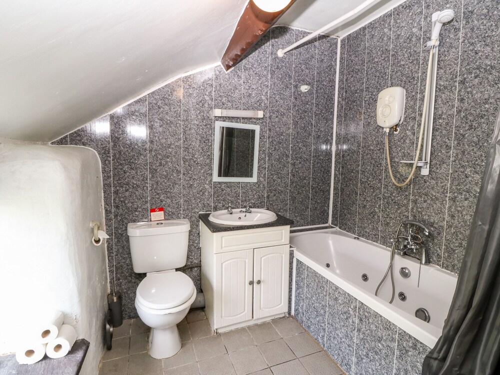 Caernarfon Vacations - Glan y Gors - Property Image 1