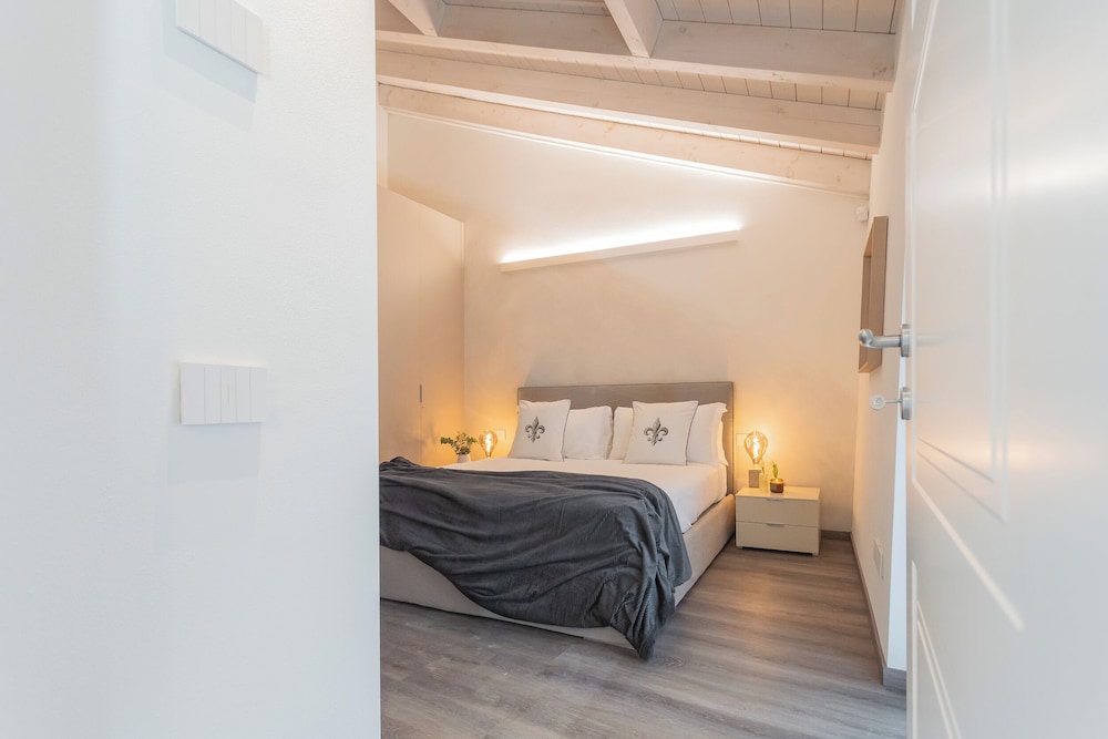 Muralto's Nest by Rent all Como