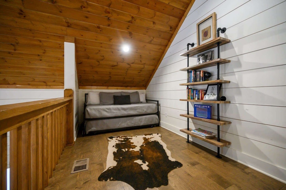 Quiet/private Cabin - Couples/family - Ideal Location