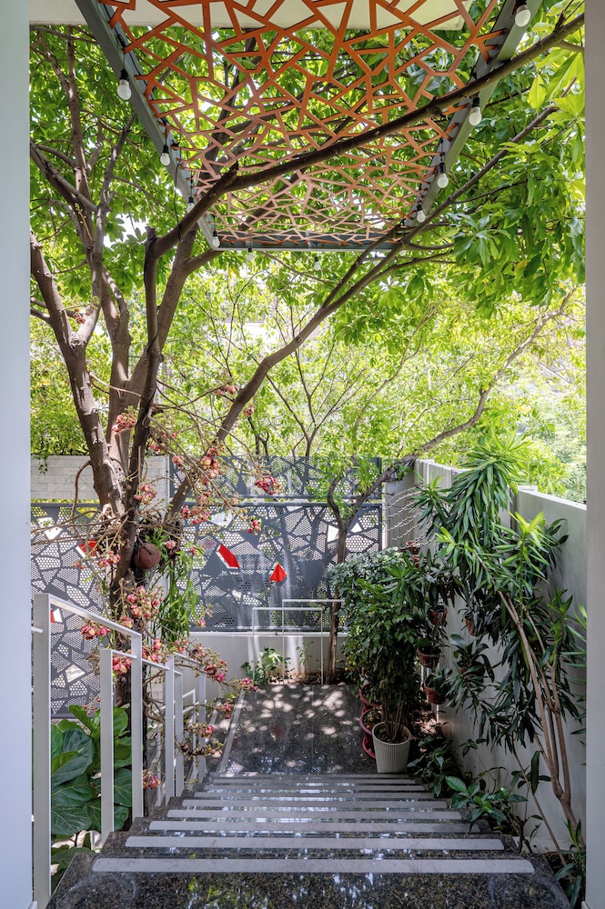 Thao Dien Garden Villa 5BR Luxury Oasis