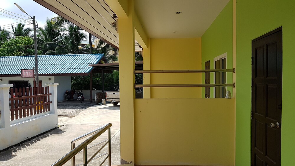 Photo 12