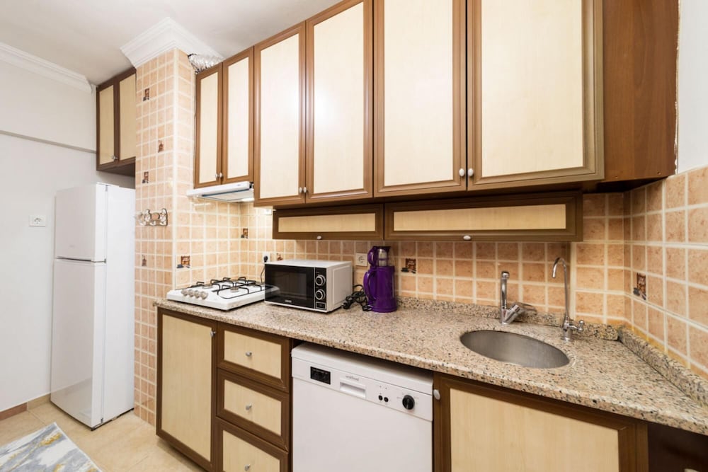 Pleasant Flat With Balcony in Kaleici