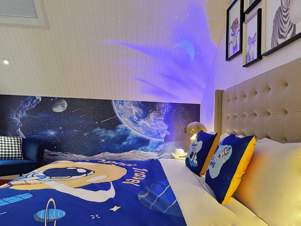 NARADA RESORT SHANGHAI HOTEL Disney Store