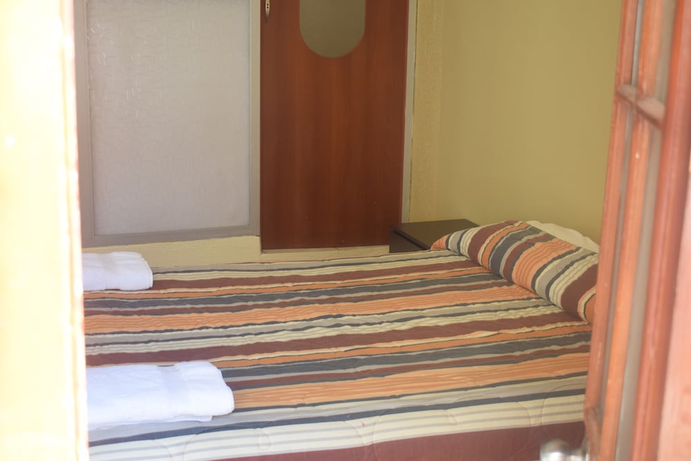 Mango Hostel Bed & Breakfast