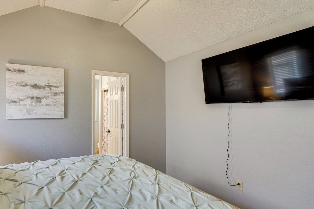 8 Mi to Texas Tech: Home w/ Patio in Lubbock
