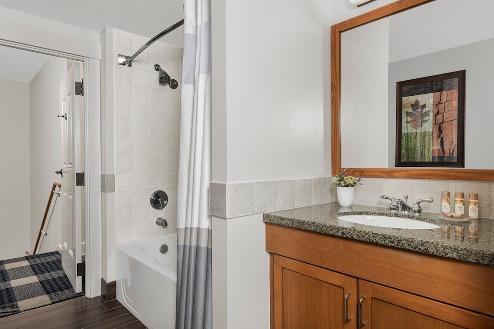 Lake Tahoe Vacations - Marriott Grand Residence Club, Lake Tahoe - 1 to 3 bedrooms Pent - Property Image 12