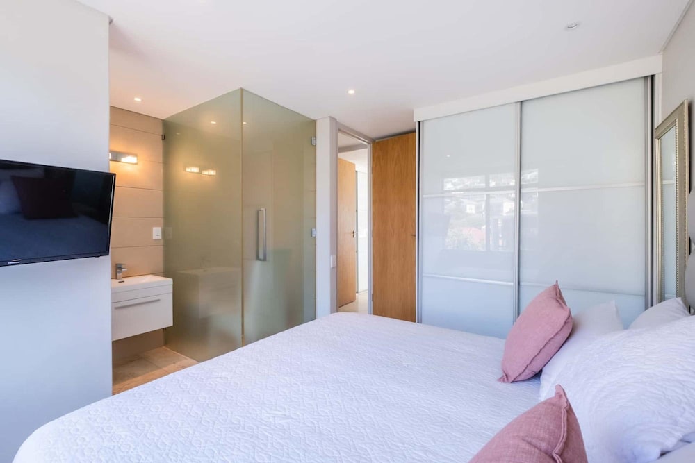 Ocean View Camps Bay 3bed Apt Beach Vistas