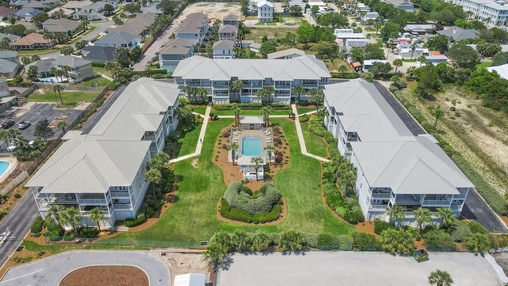 Pavilion Palms 205b