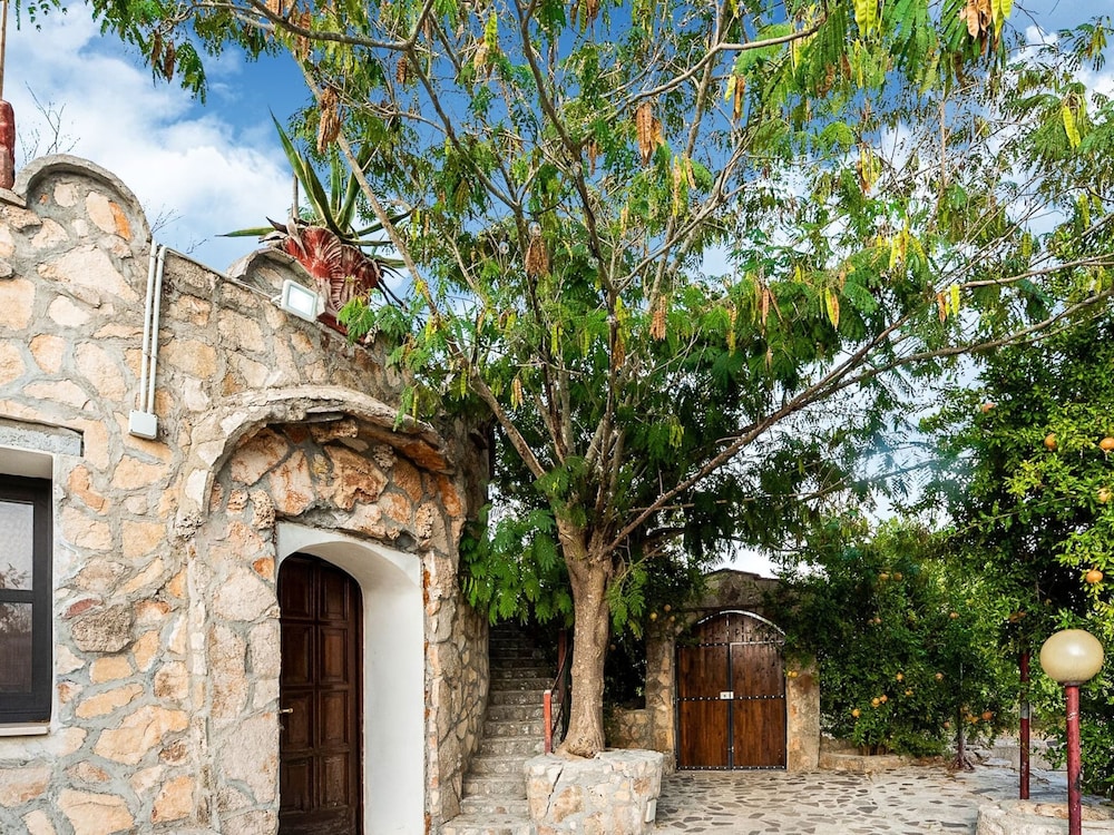 Belvilla by OYO Villa Barone Guest House view 3