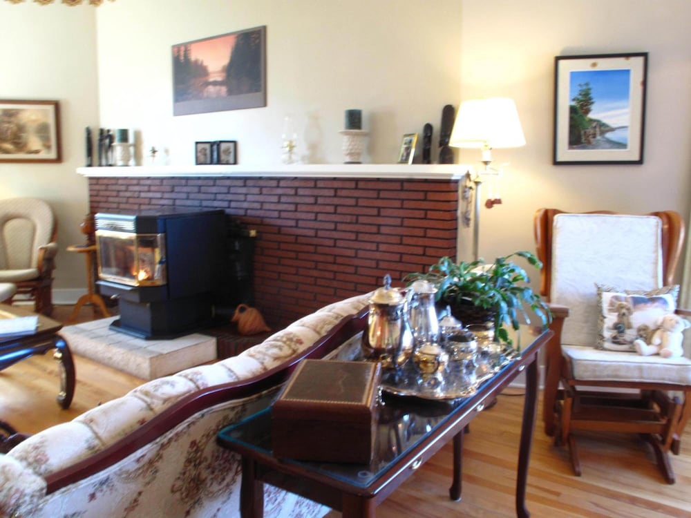 The Nelson House Bed & Breakfast