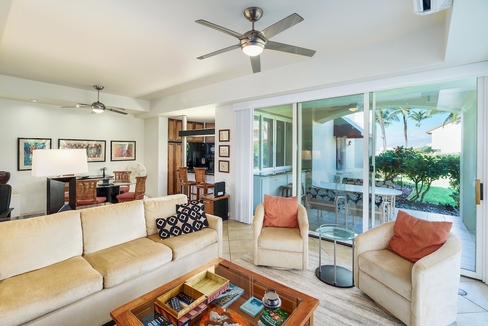 Tropical Paradise in Luxurious 1br, 2ba Ground Floor Unit, Garden View, Palms 801