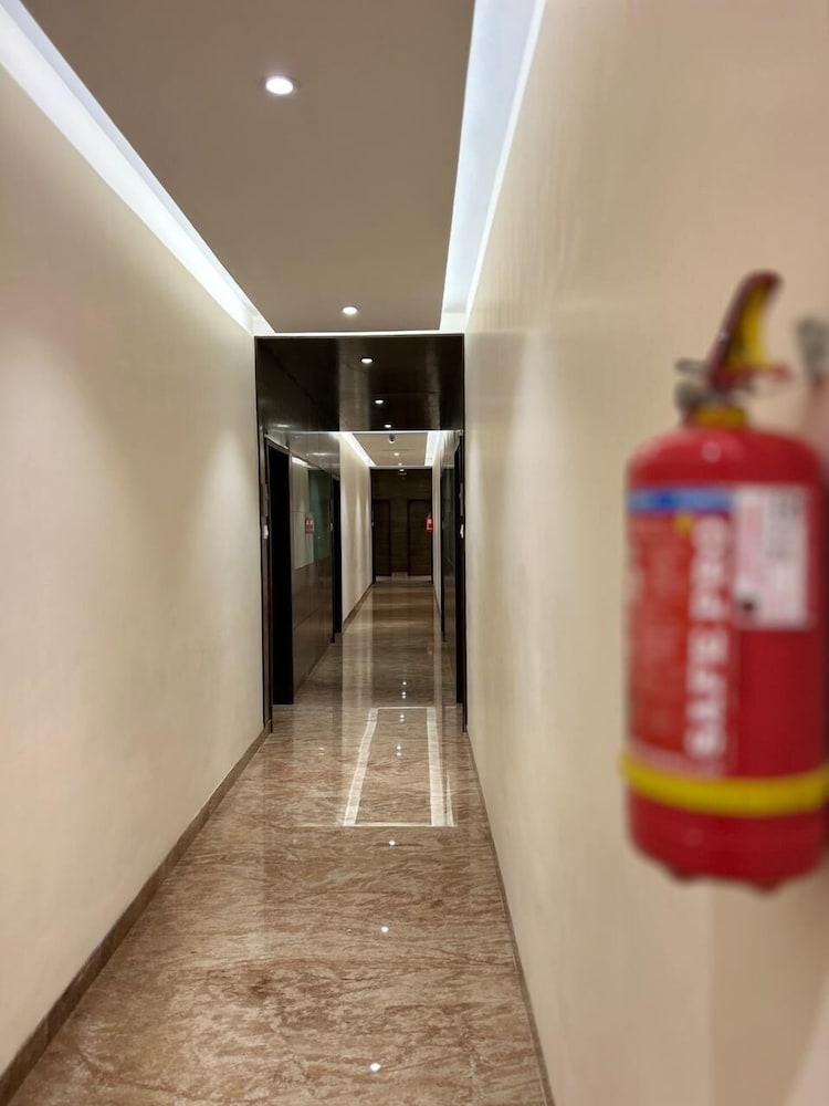 The Paradise Hotel - Luxury Stay