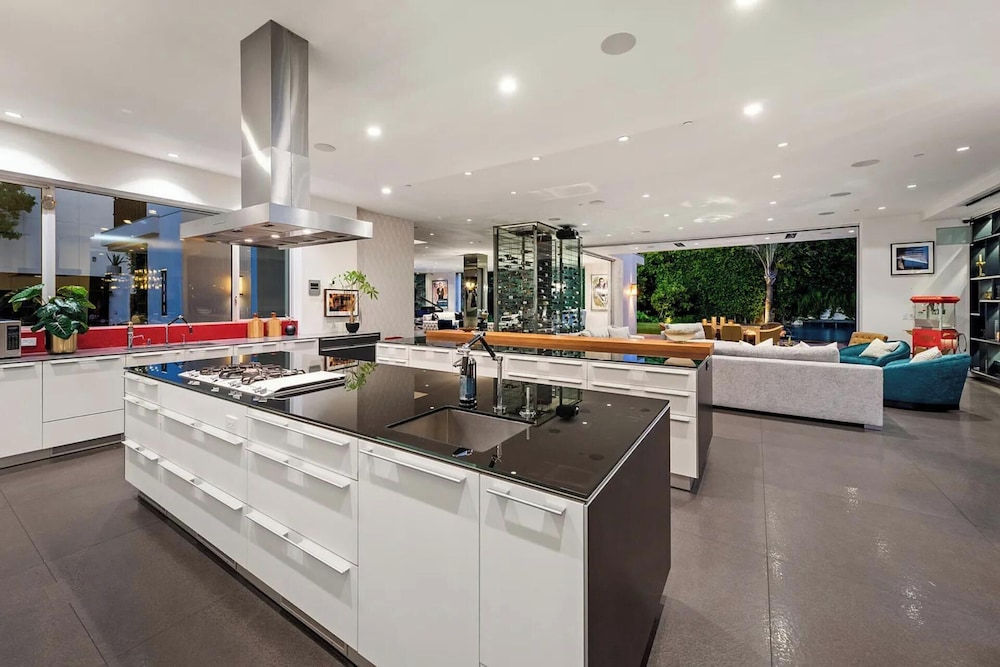 Alta Royale - Exquisite Designer Retreat Near Soho House & Rodeo Drive