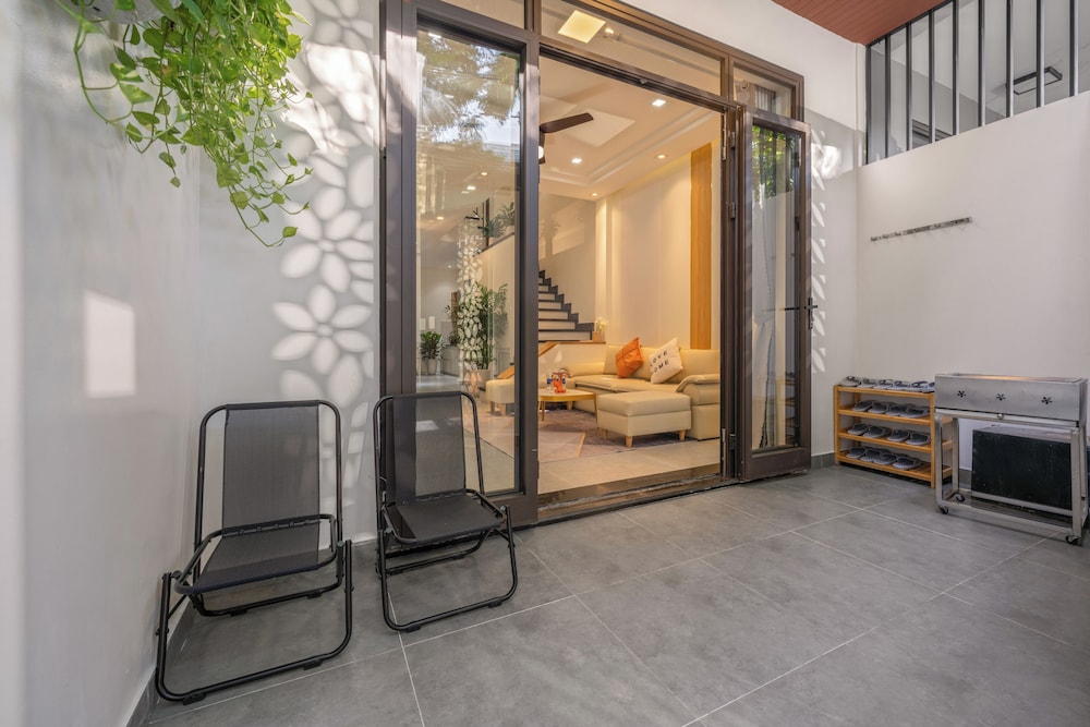 N to M Cozy House