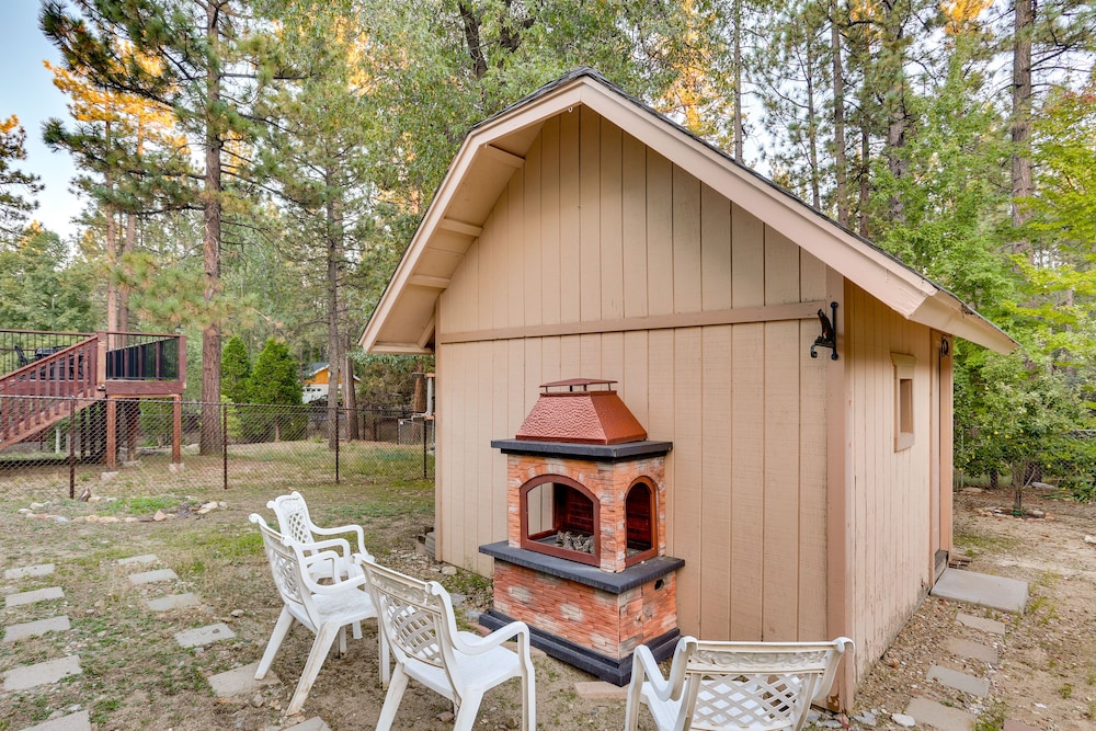 Spacious Big Bear Home w/ Game Room + Hot Tub!