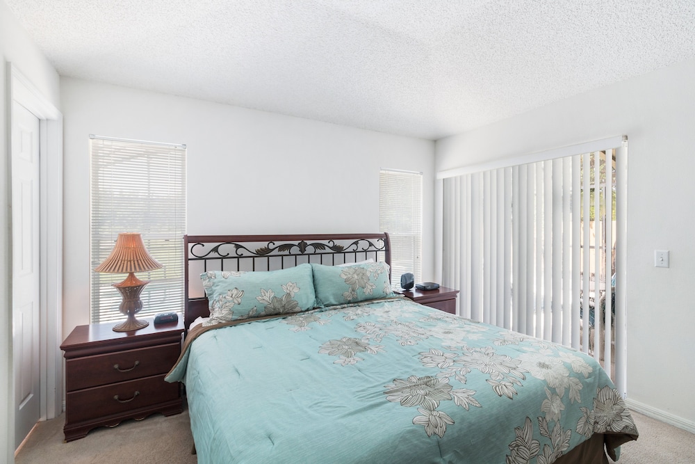 Taragon by VillaDirect view 4