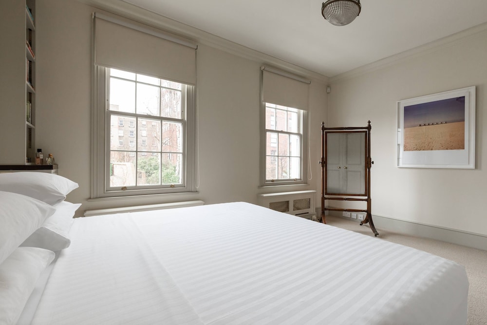 Kensington Place IV by Onefinestay