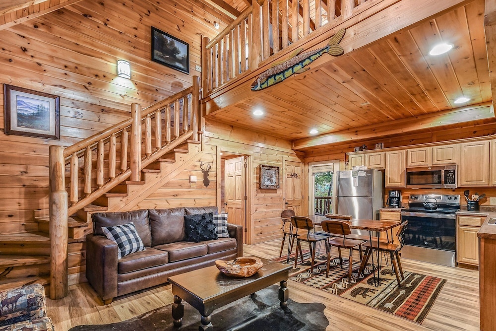 The Smoky Pines 2 Bedroom Cabin