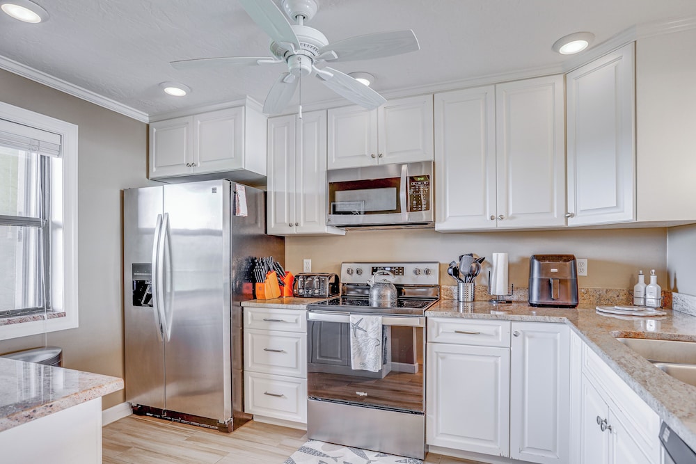Oceanfront Fort Pierce Condo: Pool & Beach Access!